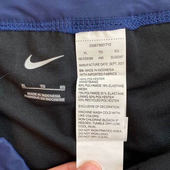Nike Solid Element Swim Shorts- NWT - Picture 4 of 5